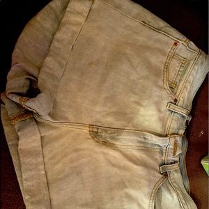 BDG Urban Outfitters “Mom High Rise” Jean shorts SIZE 29!!!!